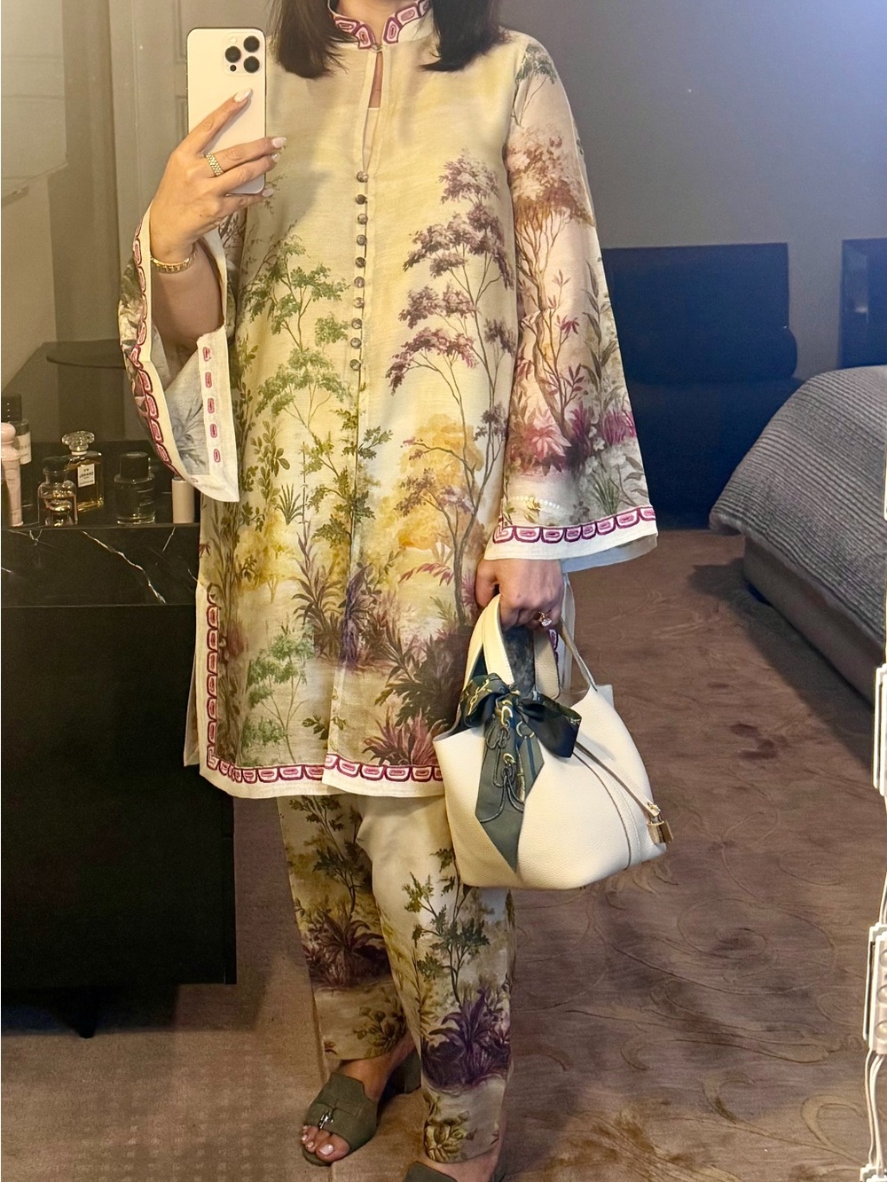 Long Sleeve Floral Print Tunic Dress in Cream